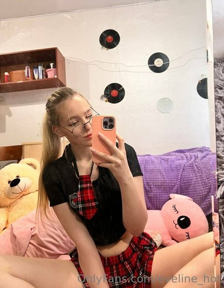 eveline hot beautiful actress pics