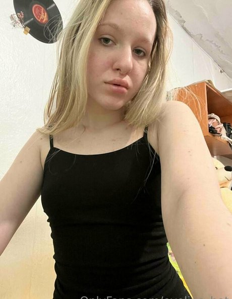 eveline hot hot actress pic