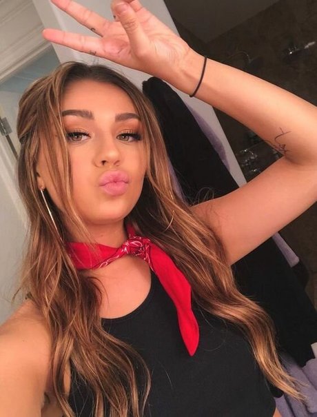 Andrea Russett nudes actress photos