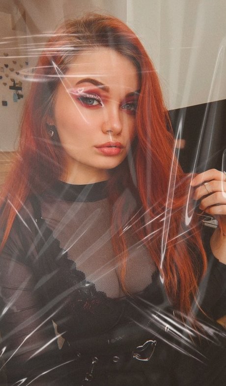 Proxyfox model nudes image