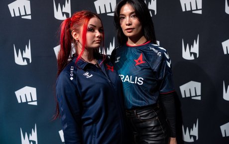 Proxyfox nude model picture