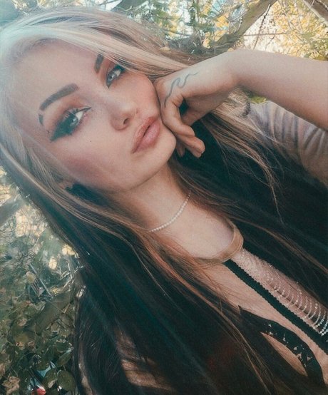 Proxyfox porn model photo