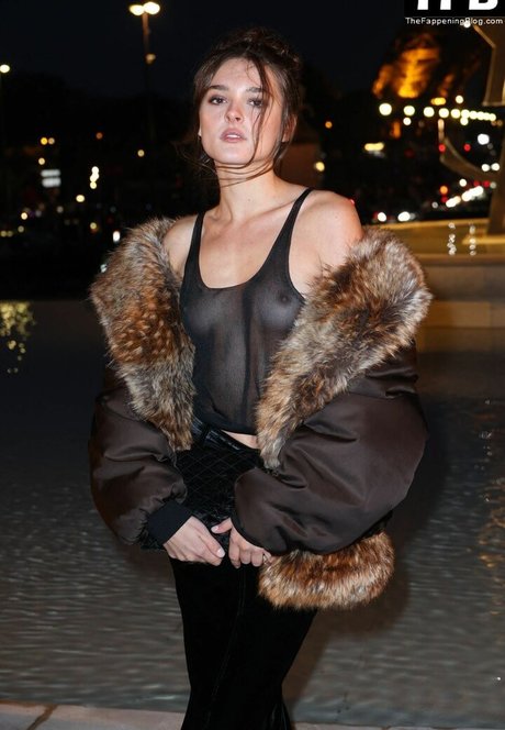 Charlotte Lawrence Profile photo