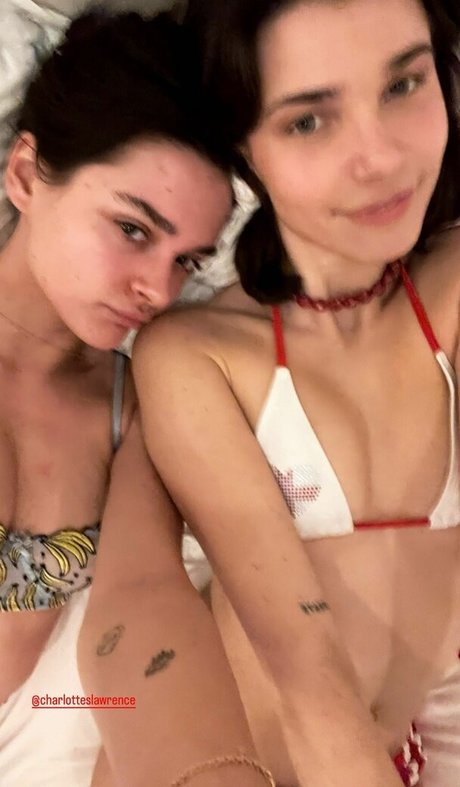 Charlotte Lawrence pretty model gallery