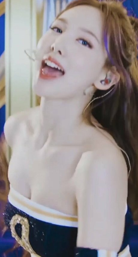 Twice Kpop nude actress img