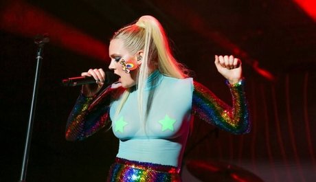 sexy mom onlyfans porno pic