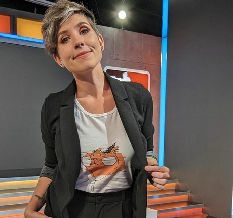 Soe Gschwind naked model img