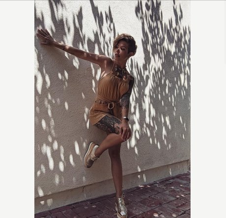 Soe Gschwind model xxx image