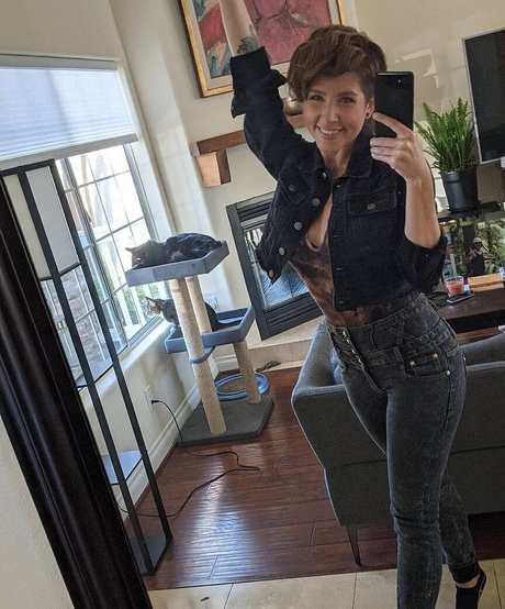 Soe Gschwind art pornstar images