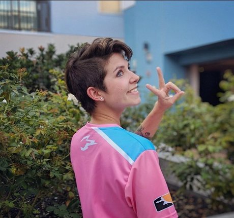 Soe Gschwind hd pornstar photos