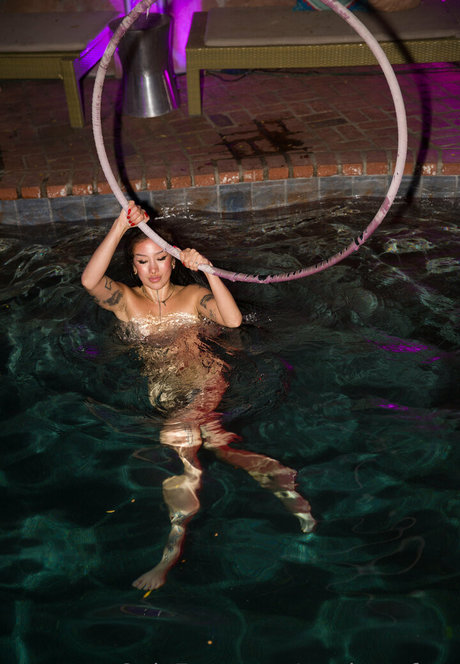 madmaxfree erotic pornstar img