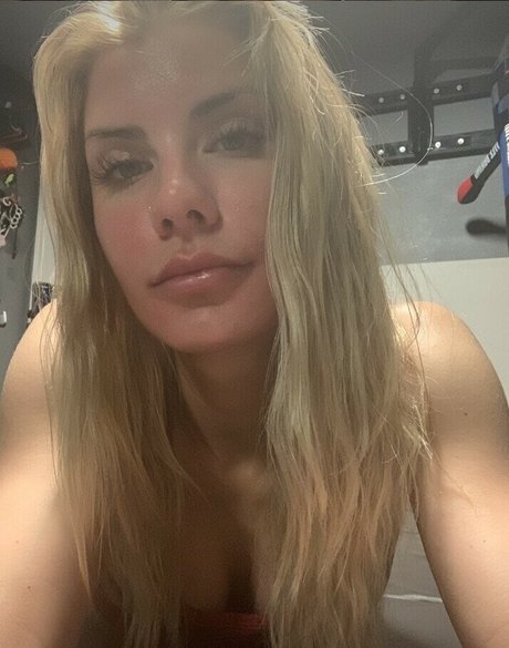 Cassie Bender star perfect photos