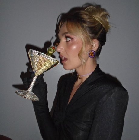 popular onlyfans free nude images