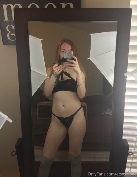 Eevee Bee pornstar pretty image