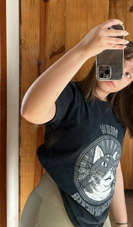 Beatriz Milhomens star hd gallery