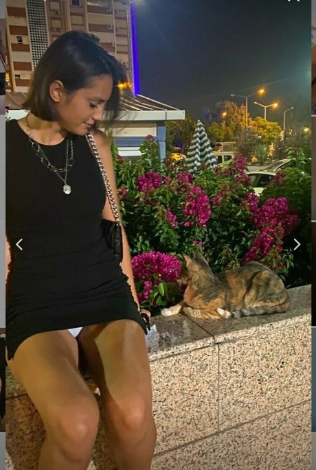 vikkkess pornographic model photos