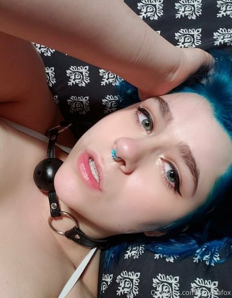 senchafox model adult photo