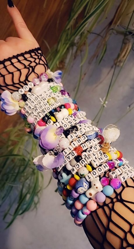 senchafox sexy actress photos