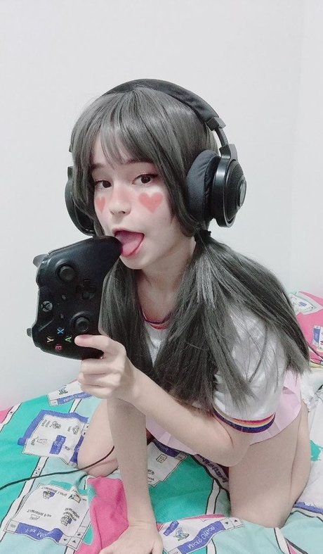 Arise Peachy high quality pornstar pics