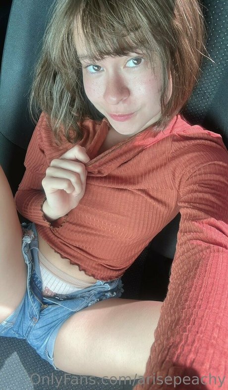 Arise Peachy naked star image