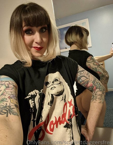 scarlettdaggersfree pretty star photo