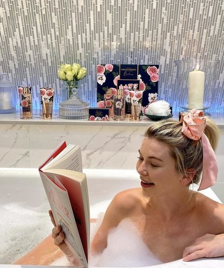 Georgia Toffolo pretty model galleries