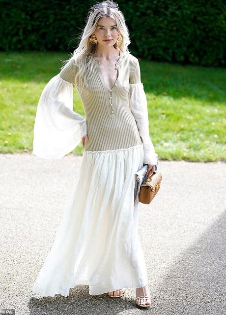 Georgia Toffolo art star pictures