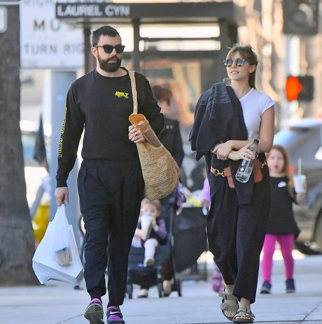 Elizabeth Olsen erotic actress pictures