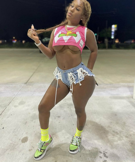 daleeshaa erotic model images