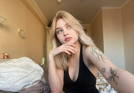 lilaxshy model hd images