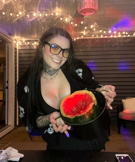 yourfavlittledemon erotic pornstar pics