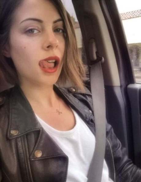 Willa Holland nude pornstar images