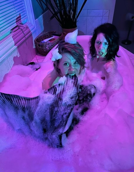 cahiraoona naked model pics