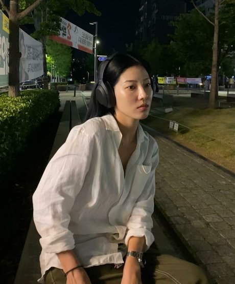 Jeon Jisu model hd photo