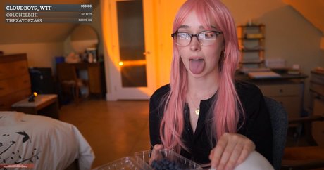 Holls8 art actress archive