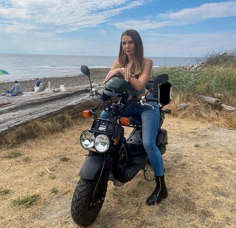 Lauren Southern model erotic archive