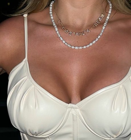 nerdy onlyfans pretty pic