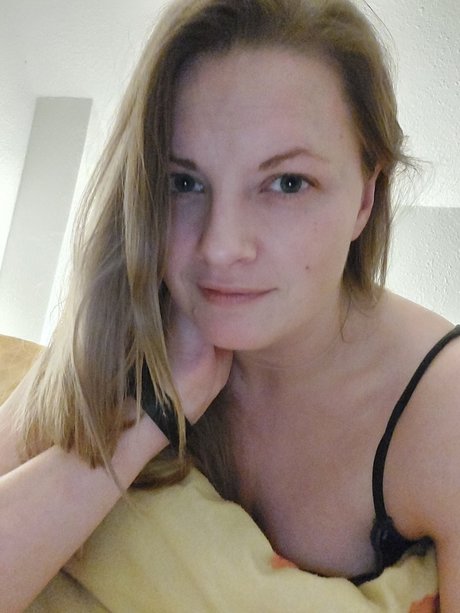 Leonore K sexy pornstar gallery