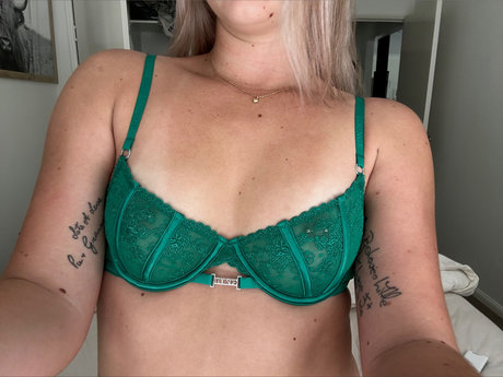 skinny asian teen onlyfans beautiful pictures