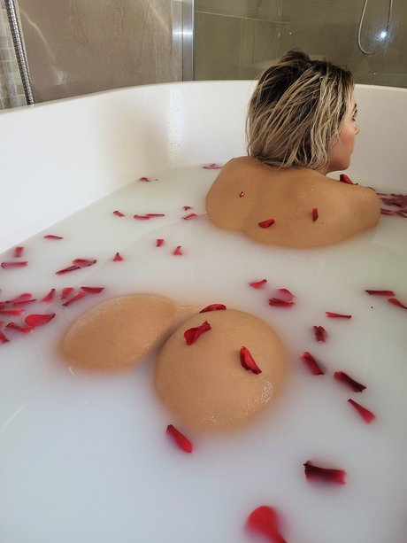 laylascarlett22 actress photo