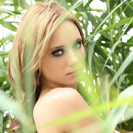 Lischeeenn_ porn actress archive