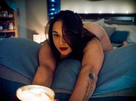 Luscious Lisa model nude photos