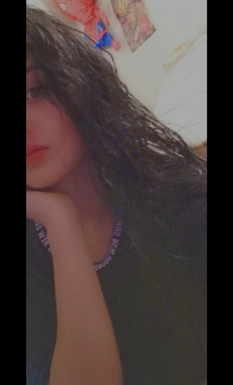 Lina Beta model pretty images