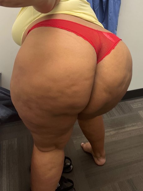 LilThickPisces star exclusive pic