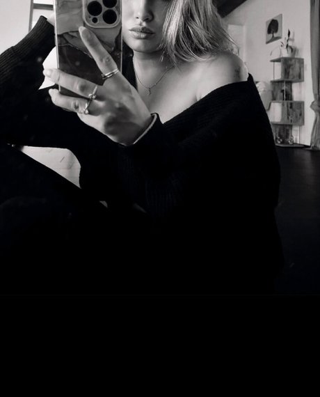 Lilane model pretty photos