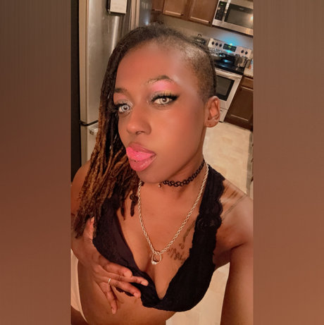 Liiv Lickenz aka Sylva Koolattah_ beautiful star photos