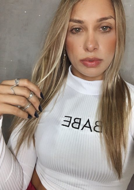 Ligia Ynne sexy star gallery