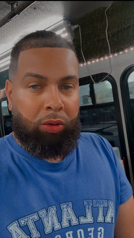 lightskinjay erotic star image