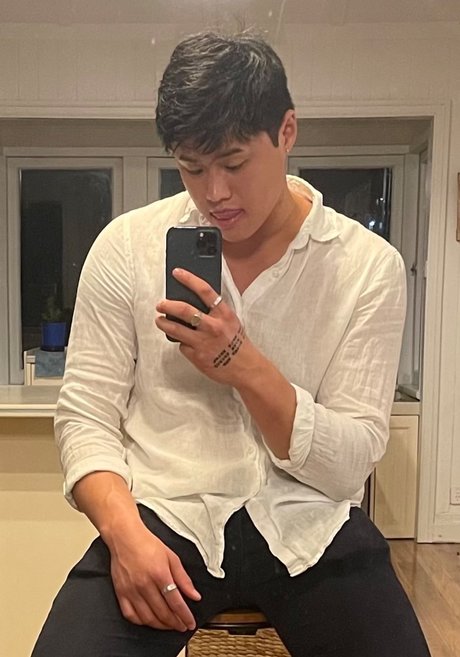 Phi model hd picture