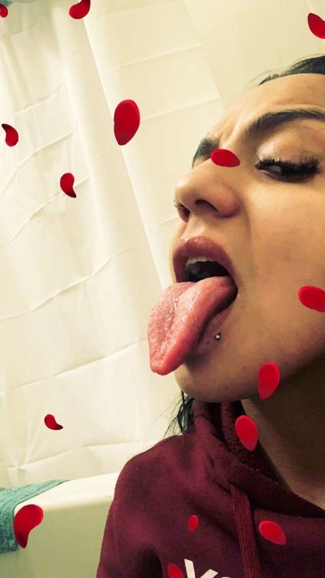 LovelyyQuiin amp ampPipeLord_ beautiful pornstar image